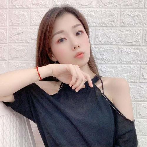 网红主播在线吃瓜,揭秘娱乐圈幕后真相 第1张 网红主播在线吃瓜,揭秘娱乐圈幕后真相 第1张